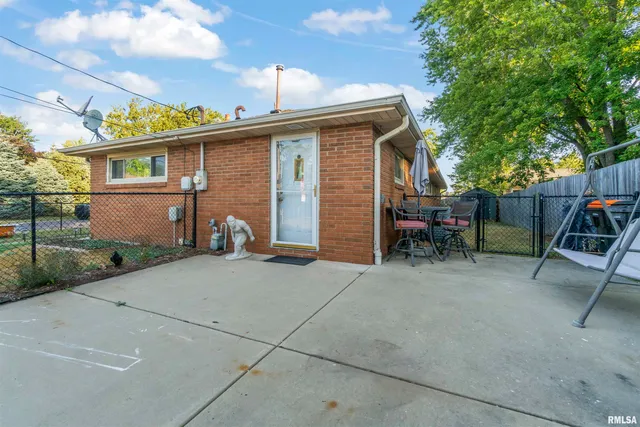 $162,900 | 501 North Wood Street, Washington, IL 61571