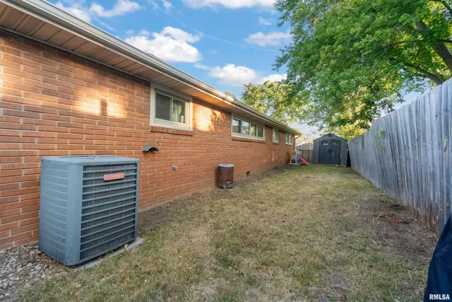 $162,900 | 501 North Wood Street, Washington, IL 61571