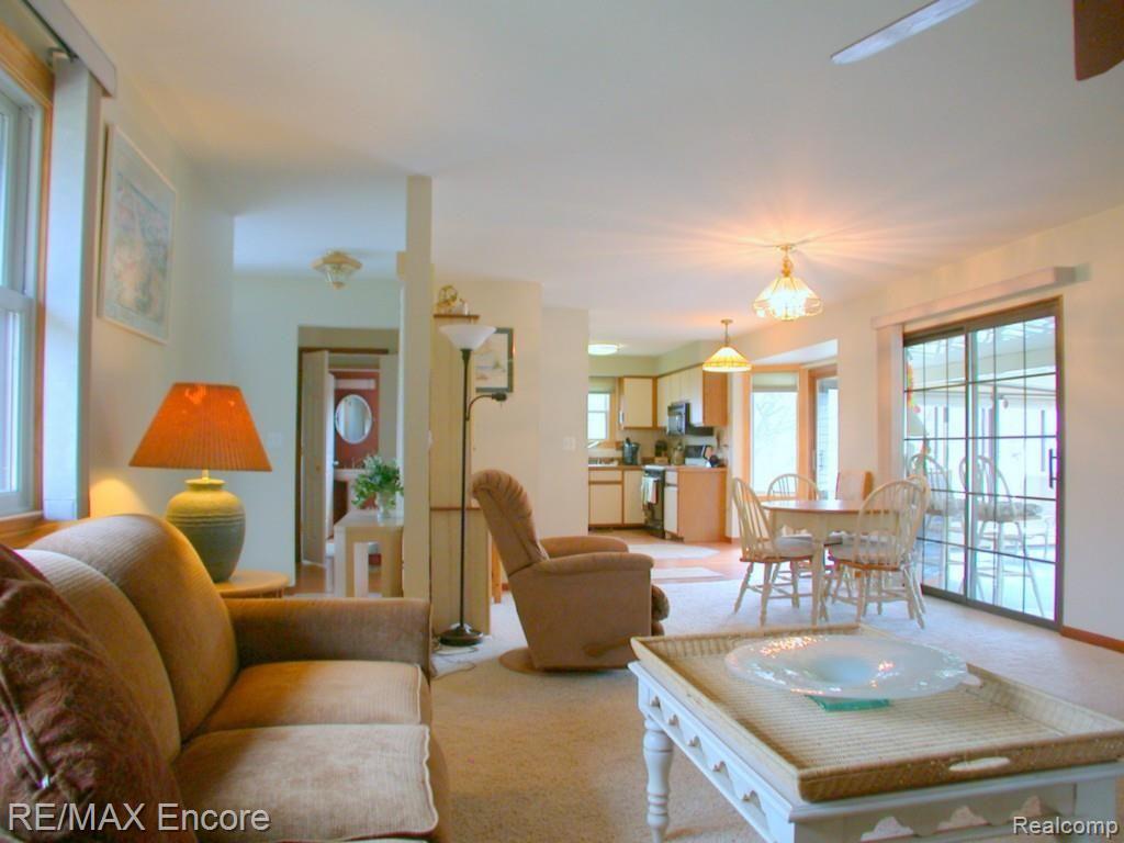 1183 Ruby Avenue Rochester, MI 48309 - Photo 10 of 42 LIVING ROOM