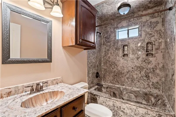 $1,750 | 307 Silverado Drive East, Palmview, TX 78572