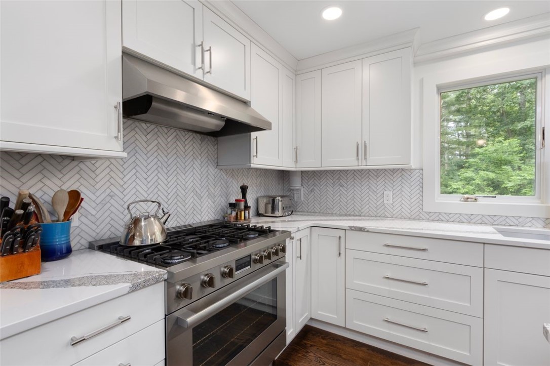 257 Shannock Road South Kingstown, RI 02879 - Photo 7 of 48