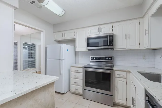 $2,000 | 9142 Emberglow Lane, Dallas, TX 75243