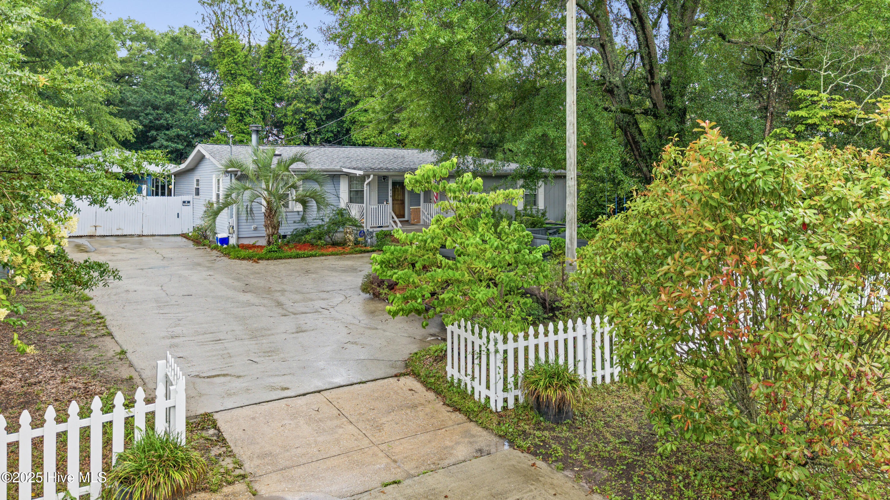 210 Rutledge Drive Wilmington, NC 28412 - Photo 2 of 63 16-DJI_20250615011024_0093_D