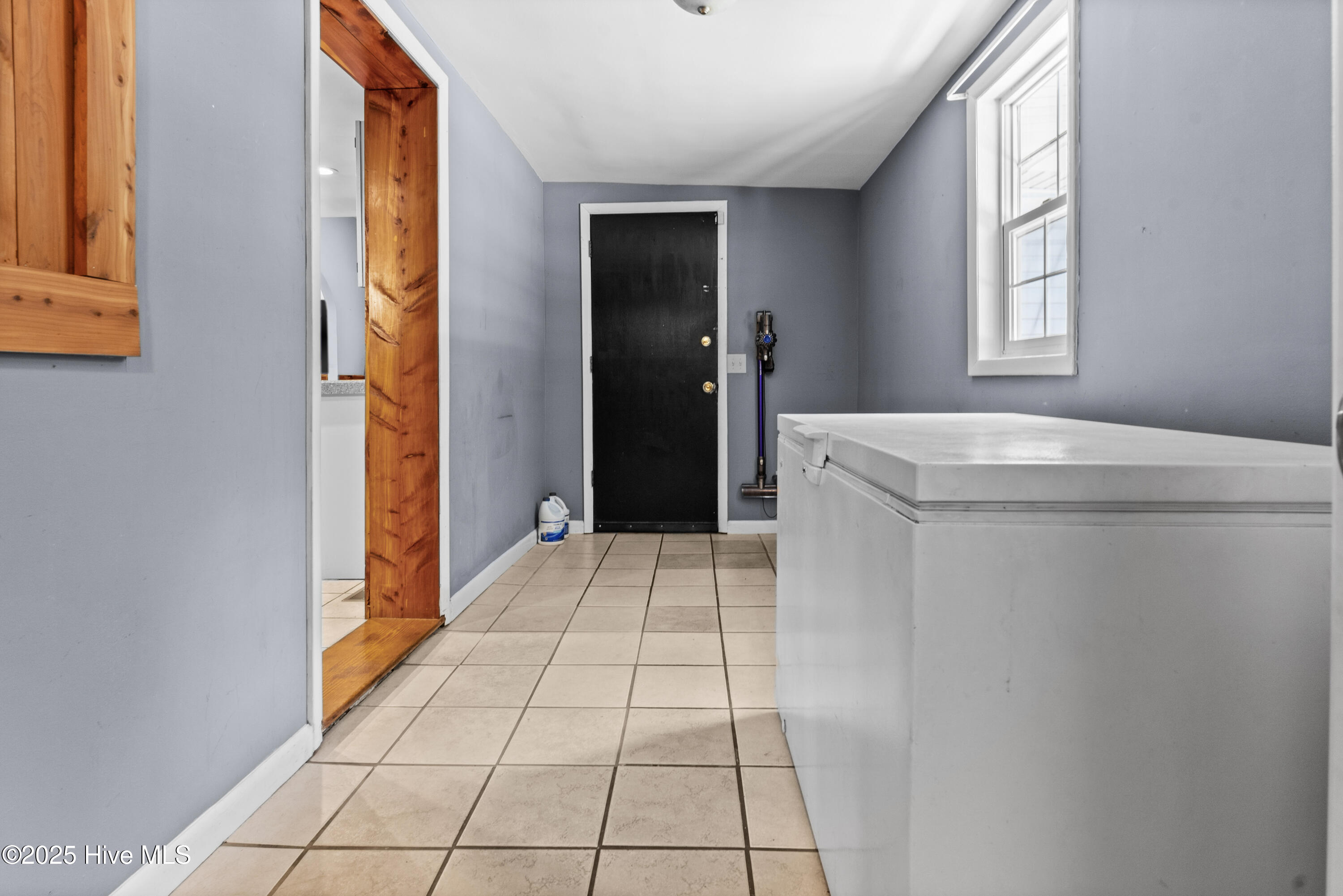 210 Rutledge Drive Wilmington, NC 28412 - Photo 34 of 63 Walk-in pantry off the kitchen
