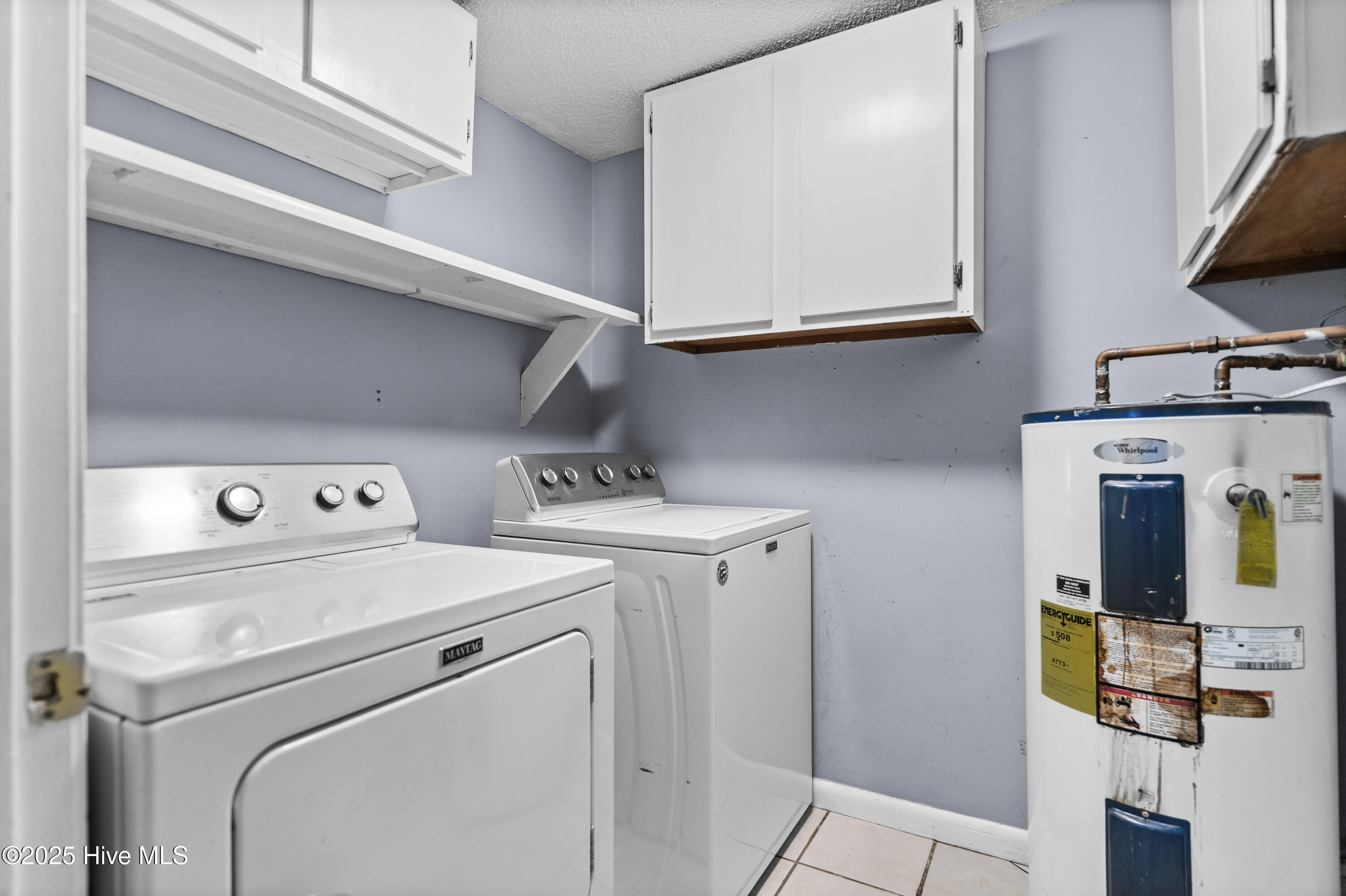 210 Rutledge Drive Wilmington, NC 28412 - Photo 35 of 63 Laundry room off the walk-in pantry
