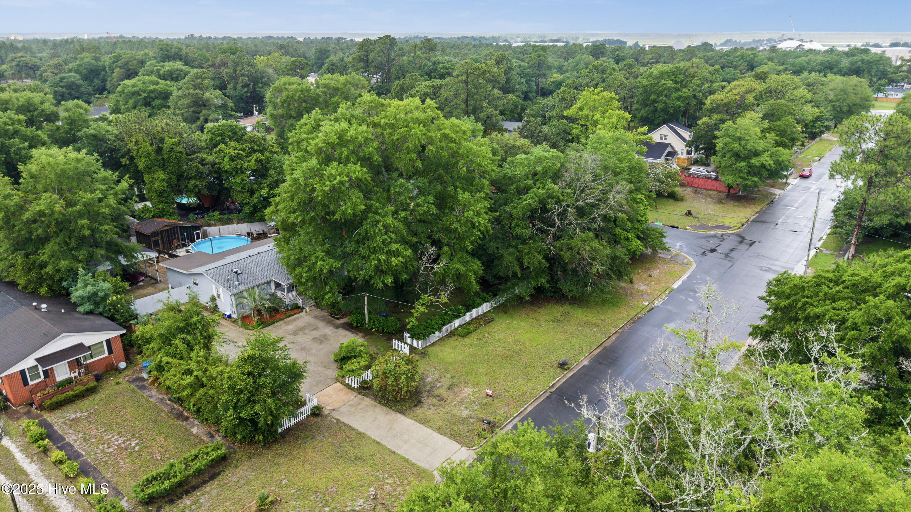 210 Rutledge Drive Wilmington, NC 28412 - Photo 4 of 63 20-DJI_20250615011413_0105_D