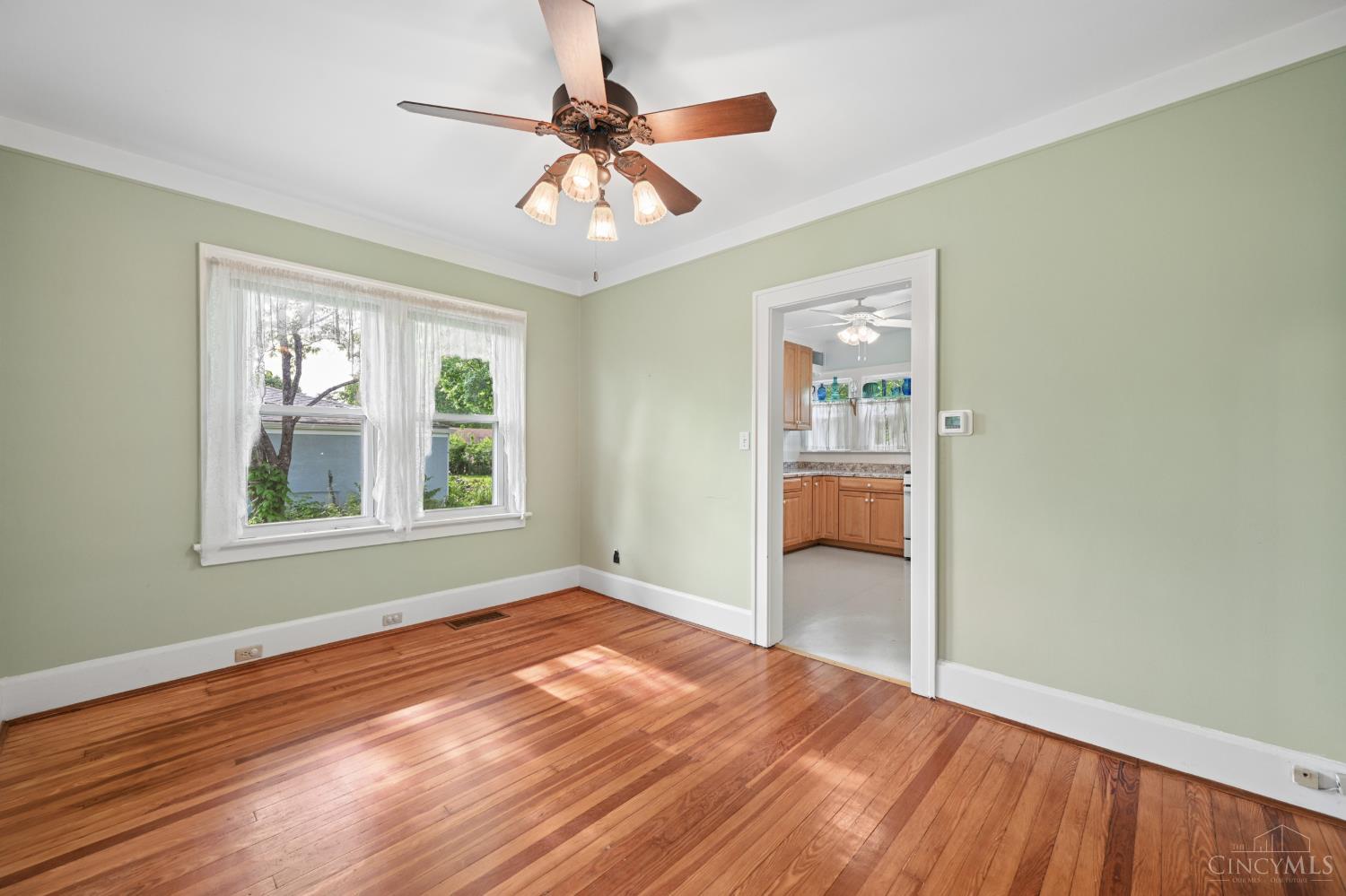4281 Boomer Road Cincinnati, OH 45247 - Photo 9 of 42 Gallery Image 9