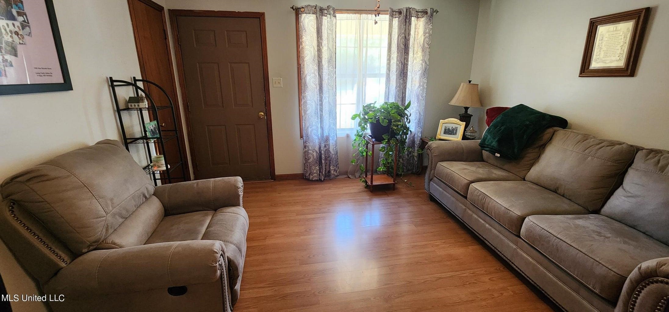 5709 Peyton Road Coldwater, MS 38618 - Photo 4 of 5 Gallery Image 4