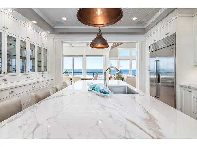 $4,400,000 | 349 Salishan Drive, Gleneden Beach, OR 97388