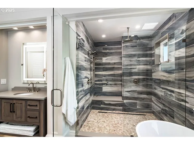 $4,400,000 | 349 Salishan Drive, Gleneden Beach, OR 97388