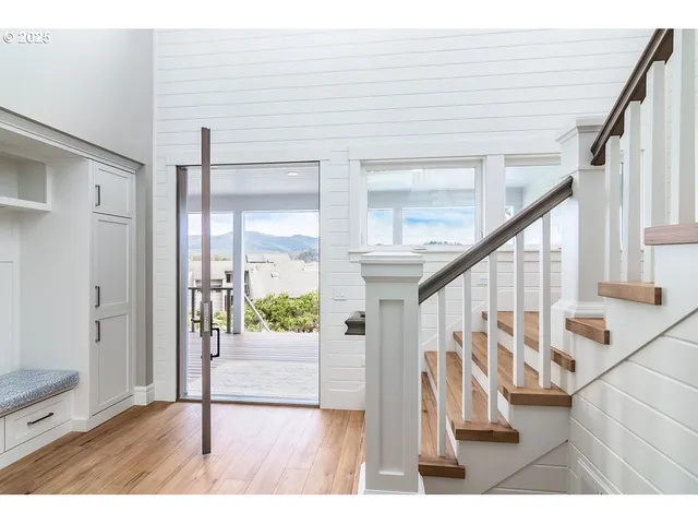$4,400,000 | 349 Salishan Drive, Gleneden Beach, OR 97388