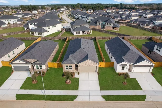 $374,640 | 21934 Sam Raburn Drive, Tomball, TX 77375