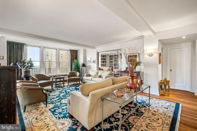 $1,895,000 | 1901 Walnut Street, Unit 15D, Philadelphia, PA 19103
