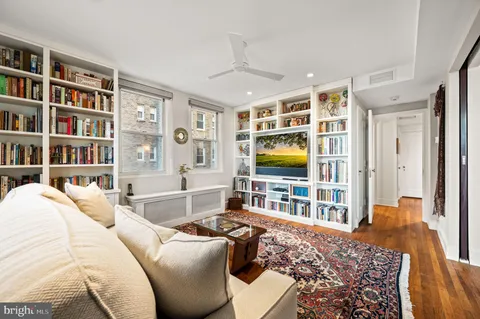 $1,700,000 | 1901 Walnut Street, Unit 15D, Philadelphia, PA 19103