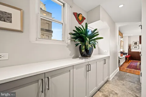 $1,700,000 | 1901 Walnut Street, Unit 15D, Philadelphia, PA 19103