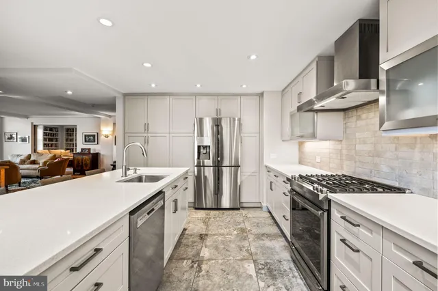 $1,895,000 | 1901 Walnut Street, Unit 15D, Philadelphia, PA 19103
