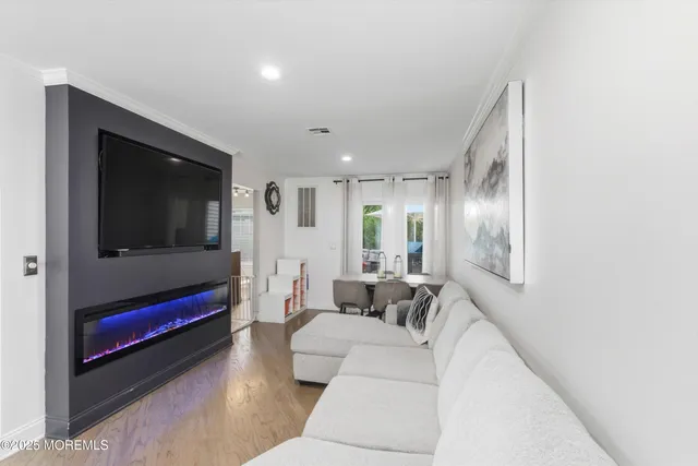 $3,600 | 19 Horseshoe Court, Tinton Falls, NJ 07753