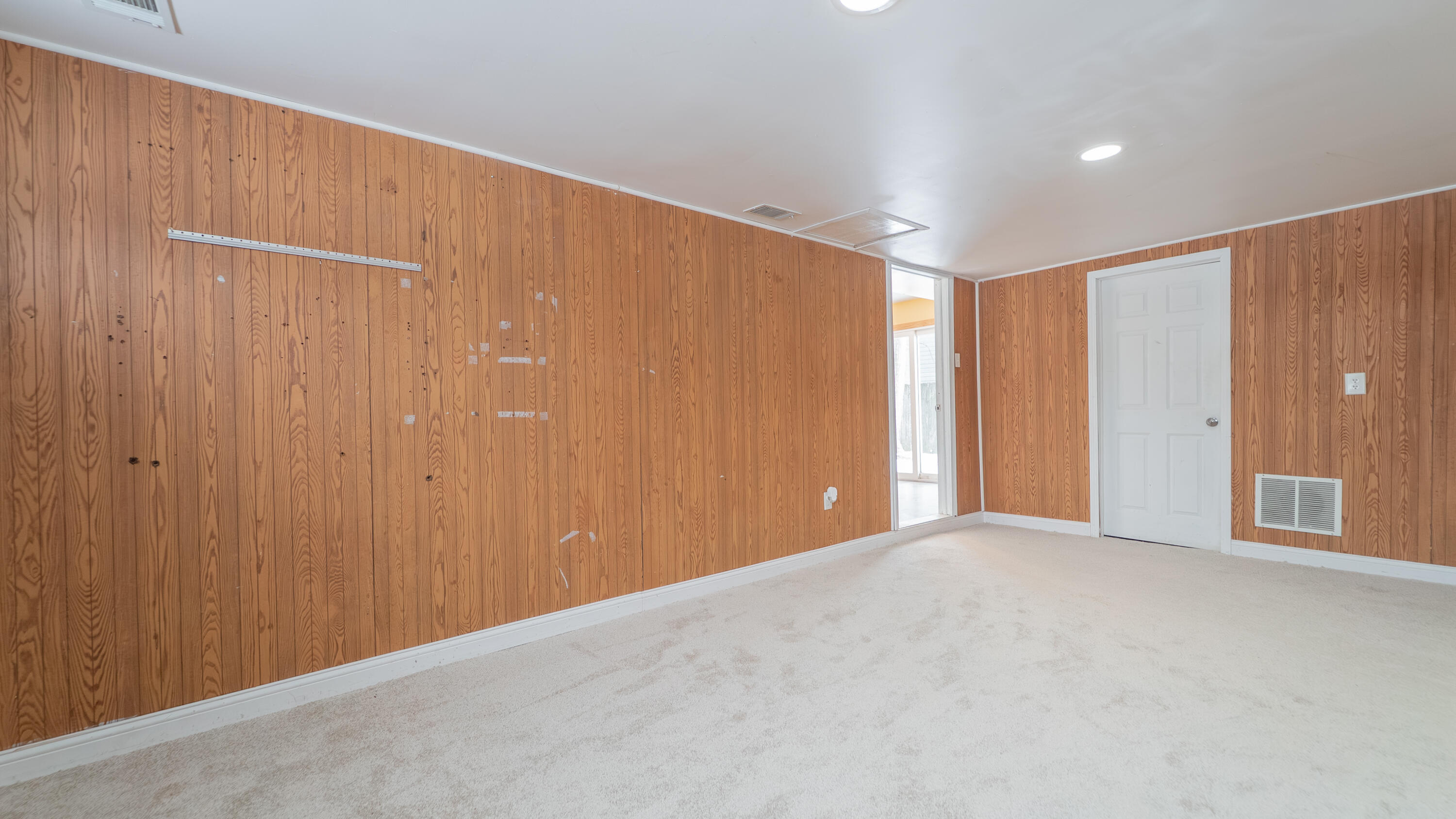 726 Fremont Road Valparaiso, IN 46385 - Photo 16 of 27 3000x1687