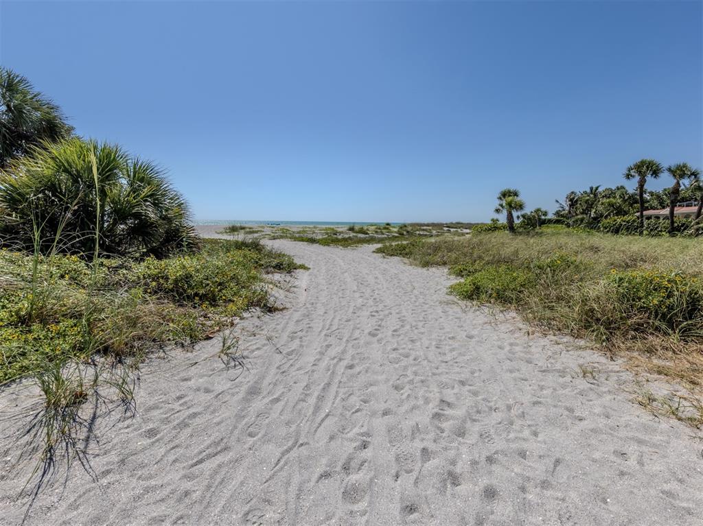 500 Alhambra Road Venice, FL 34285 - Photo 31 of 53