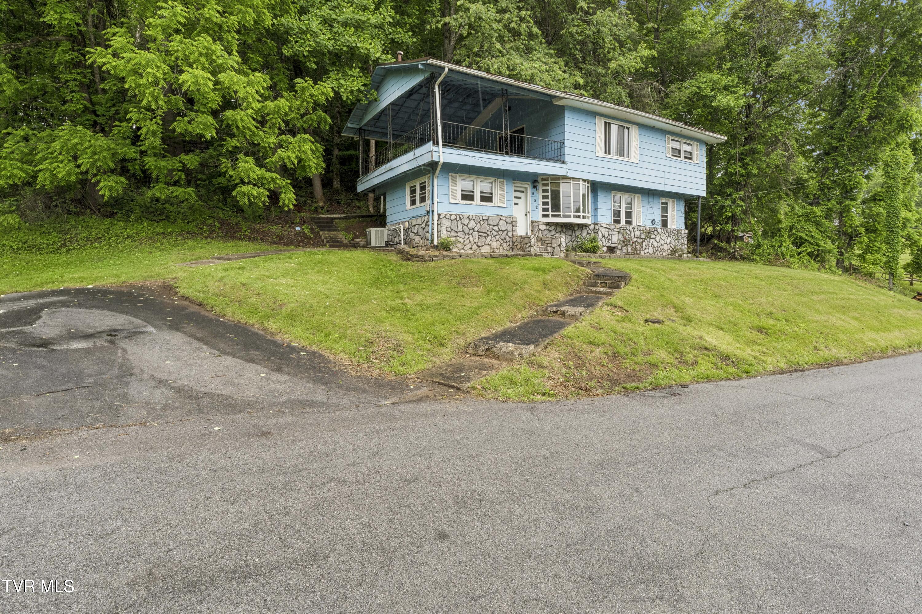 902 Diane Avenue Erwin, TN 37650 - Photo 33 of 33 Diane-33