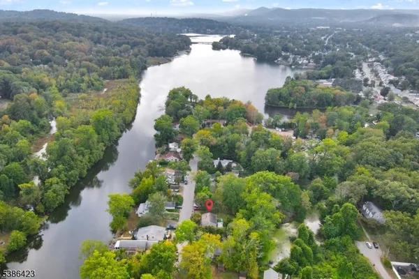 $549,900 | 92 Lakeview Terrace, Oakland, NJ 07436