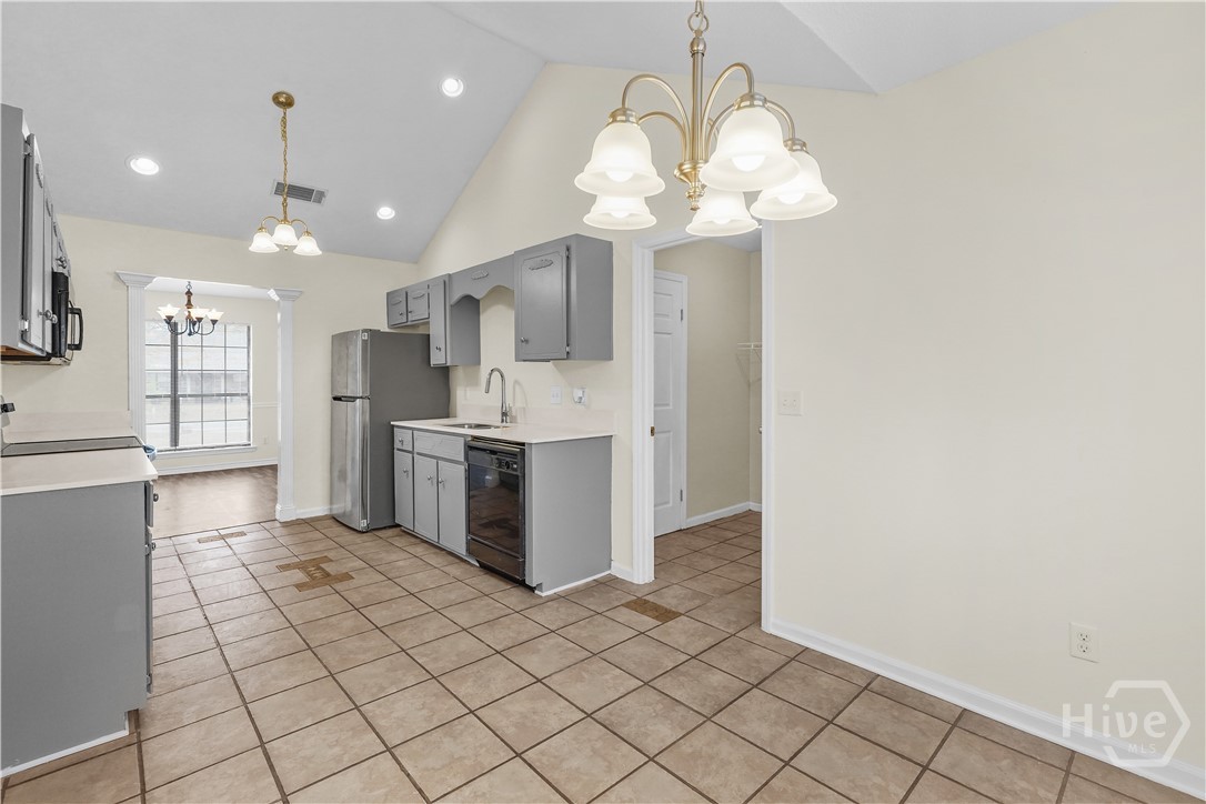 614 Demere Street Hinesville, GA 31313 - Photo 9 of 32