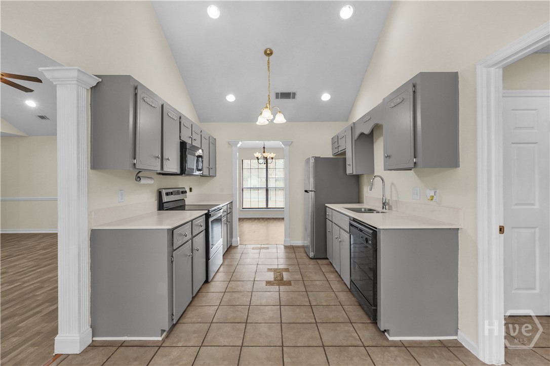 614 Demere Street Hinesville, GA 31313 - Photo 10 of 32