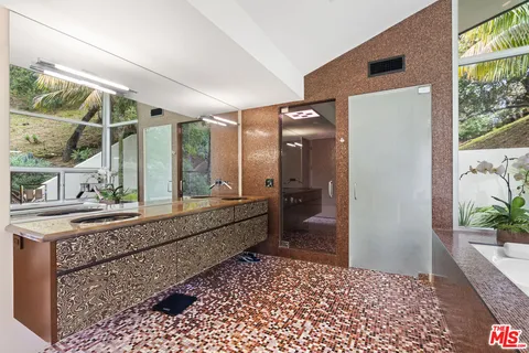 $5,950,000 | 2207 Bowmont Drive, Beverly Hills, CA 90210