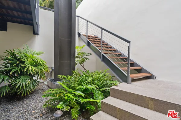 $5,950,000 | 2207 Bowmont Drive, Beverly Hills, CA 90210