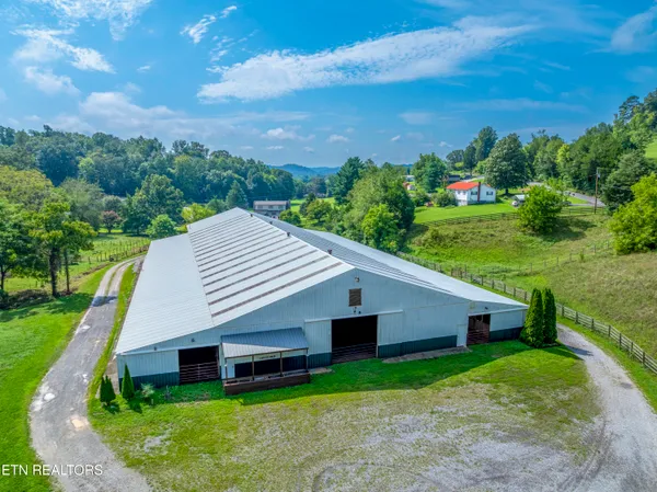 $547,500 | 500 Miller Road, Clinton, TN 37716