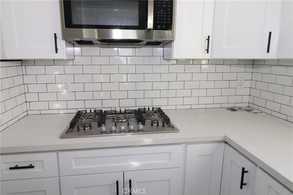 295 East Lerdo Highway Shafter, CA 93263 - Photo 8 of 16 Kitchen cook too and Microwave
