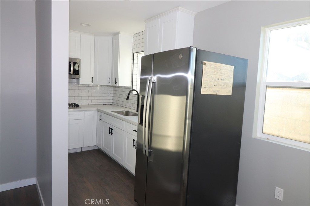 295 East Lerdo Highway Shafter, CA 93263 - Photo 9 of 16 Refrigerator