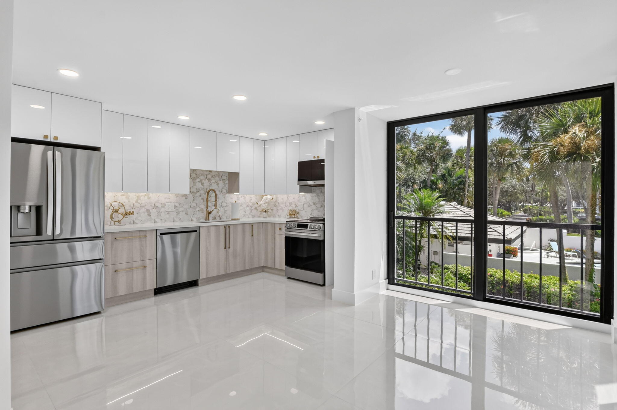 7847 Lakeside Boulevard, Unit 1021 Boca Raton, FL 33434 - Photo 2 of 55 10-web-or-mls-011_DSC_3931