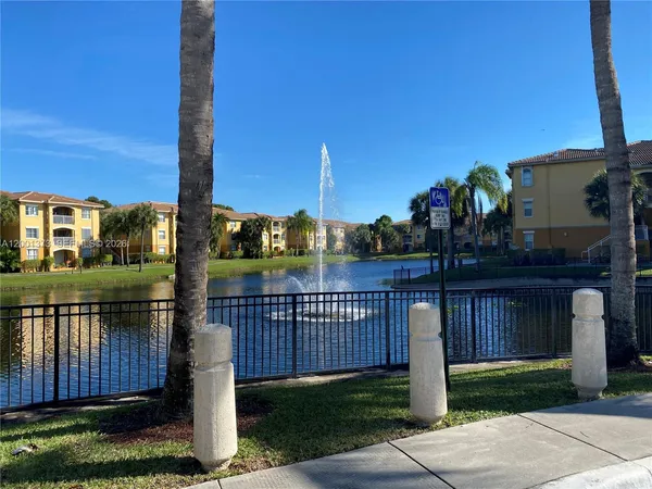 $2,700 | 9645 Northwest 1st Court, Unit 1302, Pembroke Pines, FL 33024