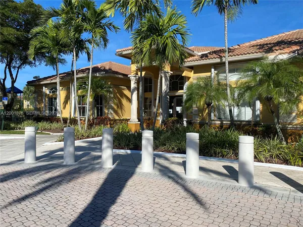 $2,700 | 9645 Northwest 1st Court, Unit 1302, Pembroke Pines, FL 33024