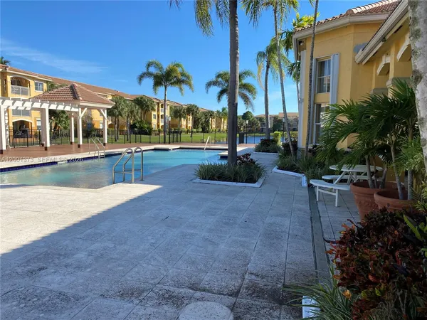 $2,700 | 9645 Northwest 1st Court, Unit 1302, Pembroke Pines, FL 33024
