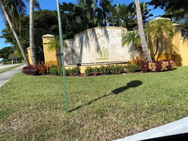 $2,700 | 9645 Northwest 1st Court, Unit 1302, Pembroke Pines, FL 33024