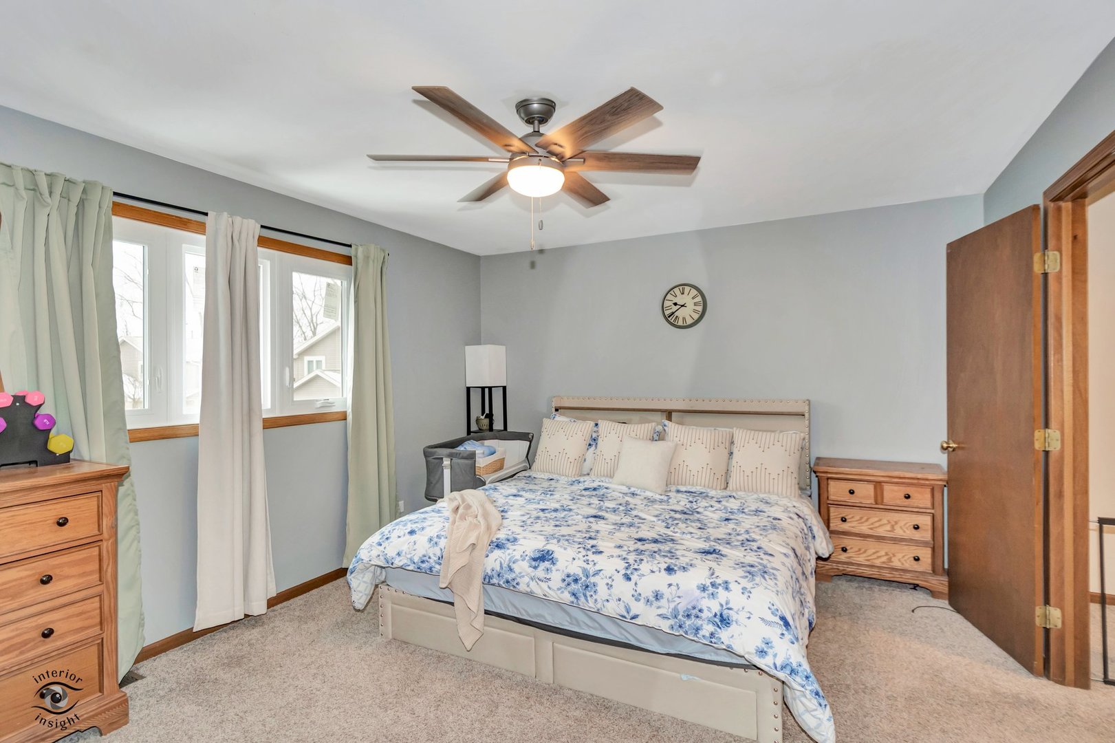 14411 Lamon Avenue Midlothian, IL 60445 - Photo 17 of 26 a bedroom with a large bed and a window