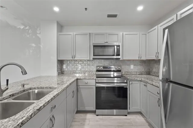 $1,850 | 4045 Crockers Lake Boulevard, Unit 23, Sarasota, FL 34238