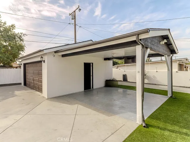 $925,000 | 1130 West Chestnut Avenue, Santa Ana, CA 92703