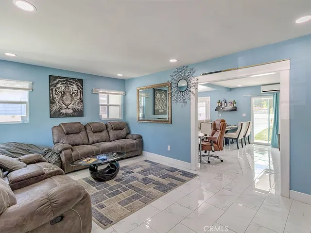 $925,000 | 1130 West Chestnut Avenue, Santa Ana, CA 92703