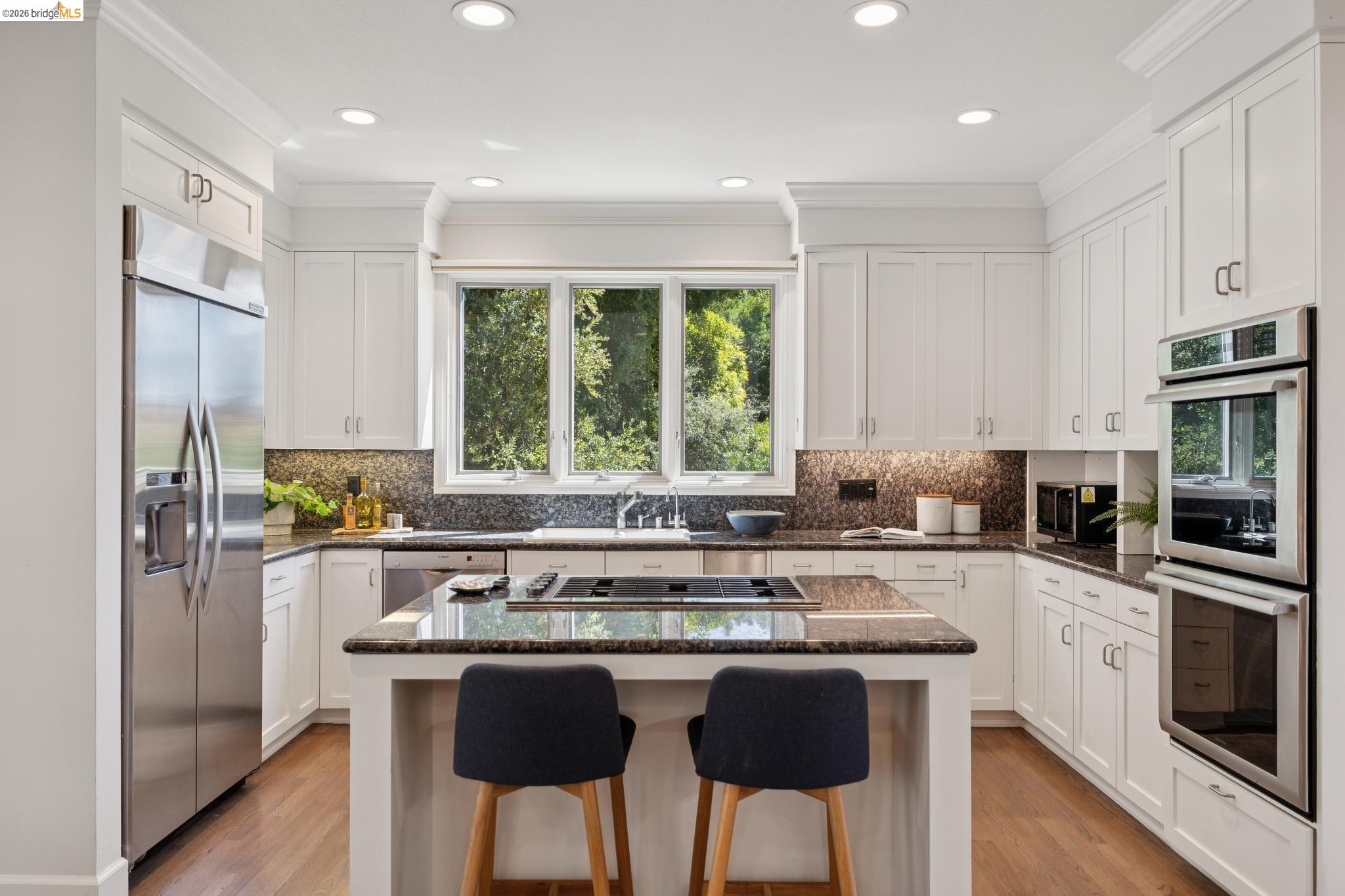 122 Vicente Road Berkeley, CA 94705 - Photo 17 of 51