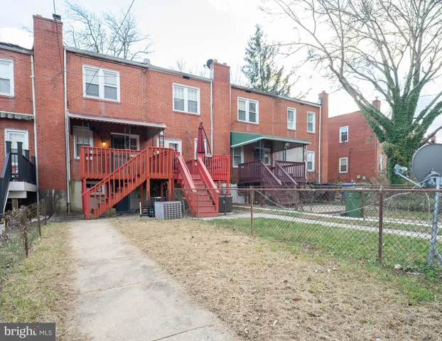 $149,900 | 2820 Edgecombe Circle South, Baltimore, MD 21215