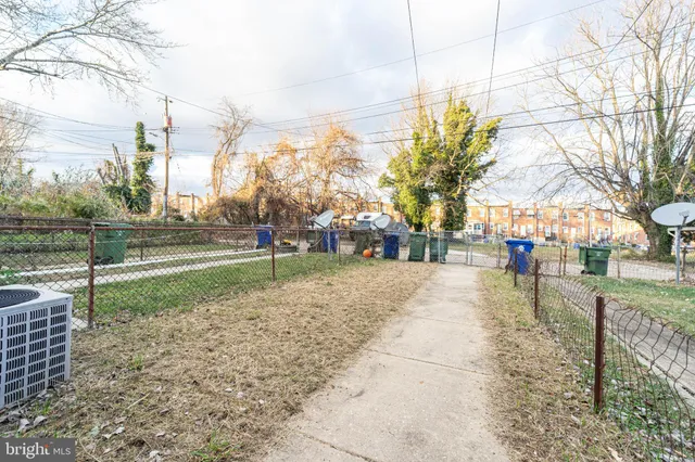 $149,900 | 2820 Edgecombe Circle South, Baltimore, MD 21215