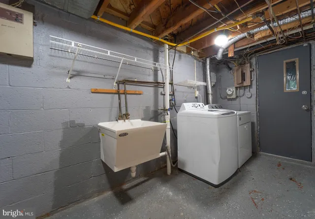 $149,900 | 2820 Edgecombe Circle South, Baltimore, MD 21215