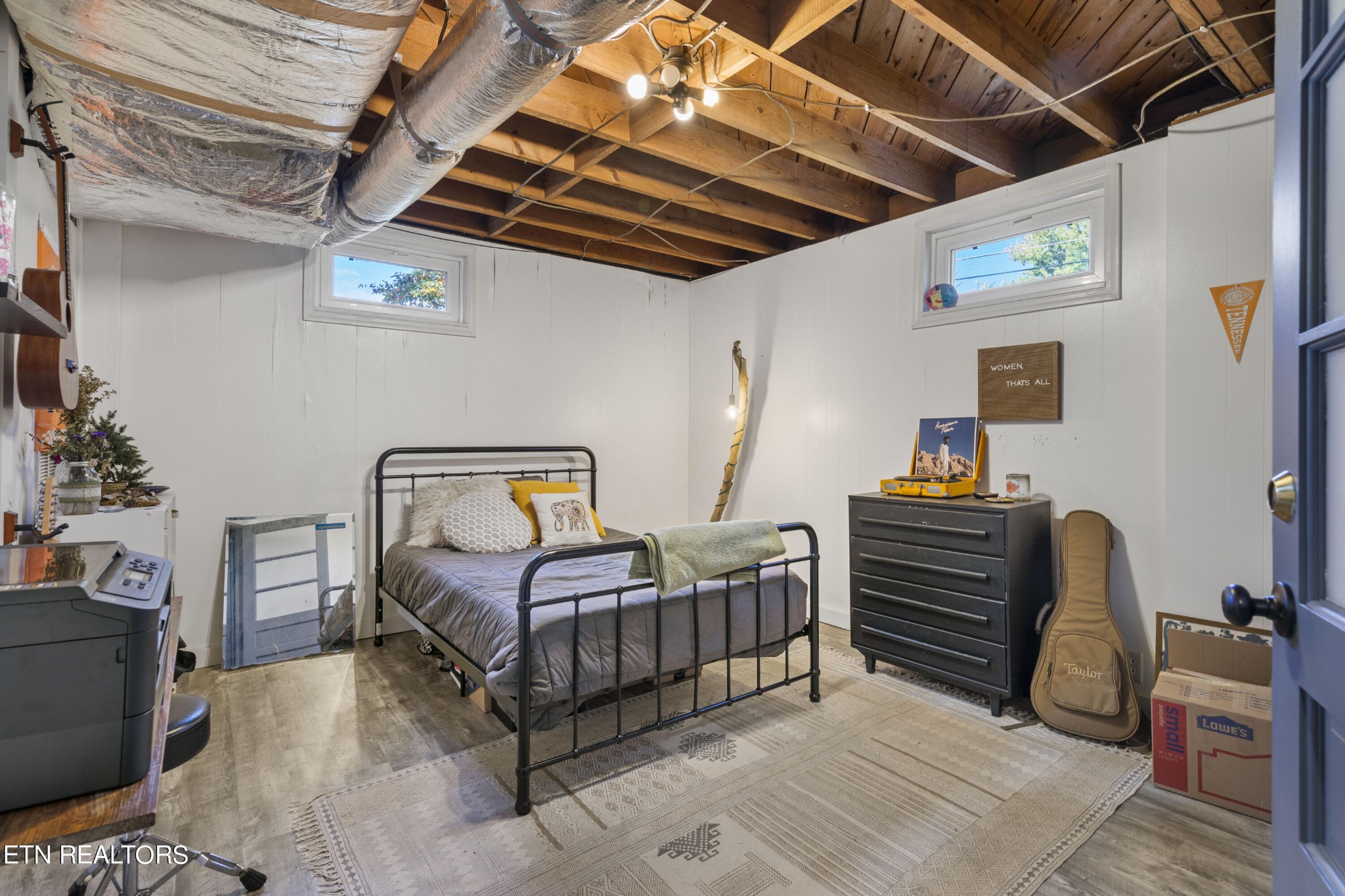 405 Mark Road Knoxville, TN 37920 - Photo 21 of 24 a bedroom with furniture