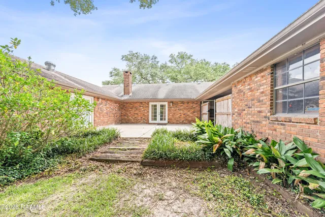 $300,000 | 165 Skylark Lane, Sunset, LA 70584