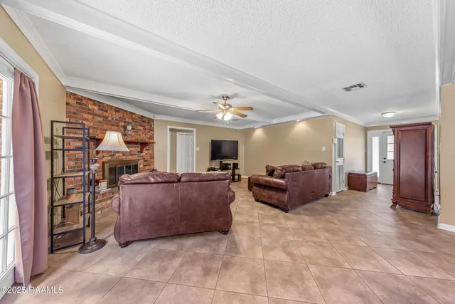 $300,000 | 165 Skylark Lane, Sunset, LA 70584