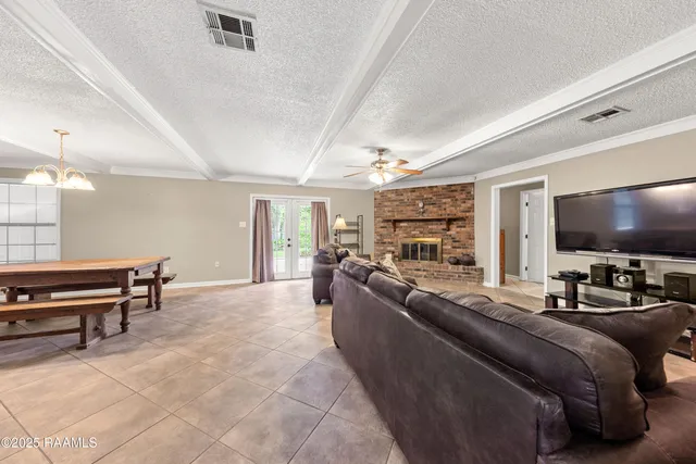 $300,000 | 165 Skylark Lane, Sunset, LA 70584