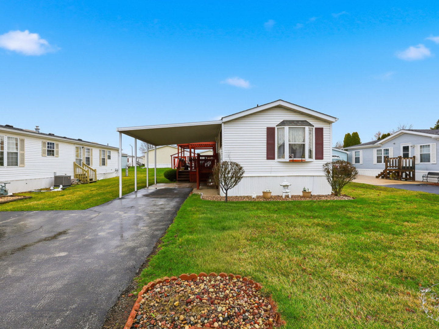52 Partridge Lane Beecher, IL 60401 - Photo 21 of 24 a house view with a garden space